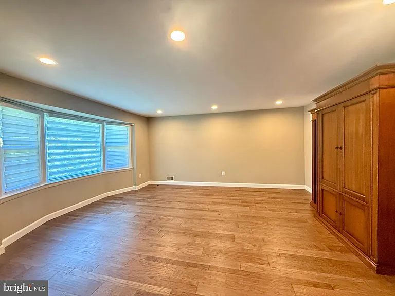 11900 Milbern Dr — Photo 6