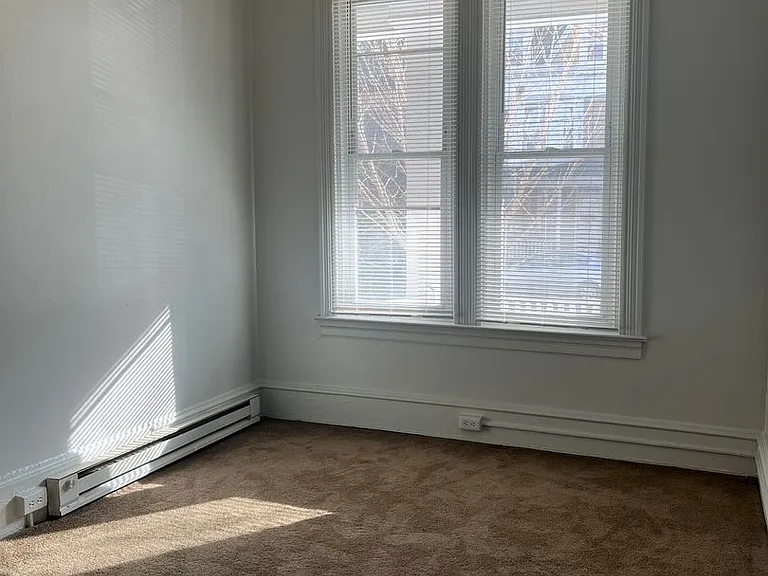 313 W Lemon St — Photo 3