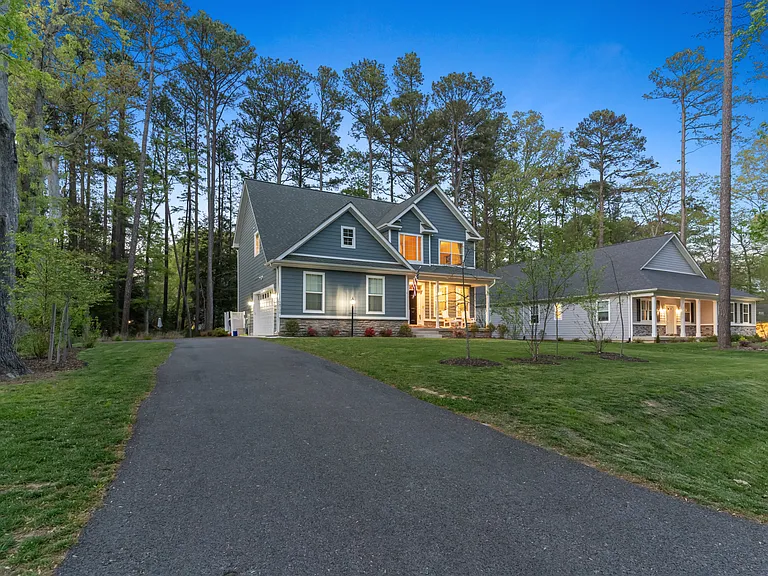 14720 Locust Ct — Photo 2