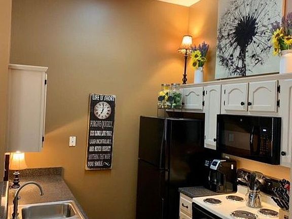 3rd image of 5693 Kaitlyn Dr W