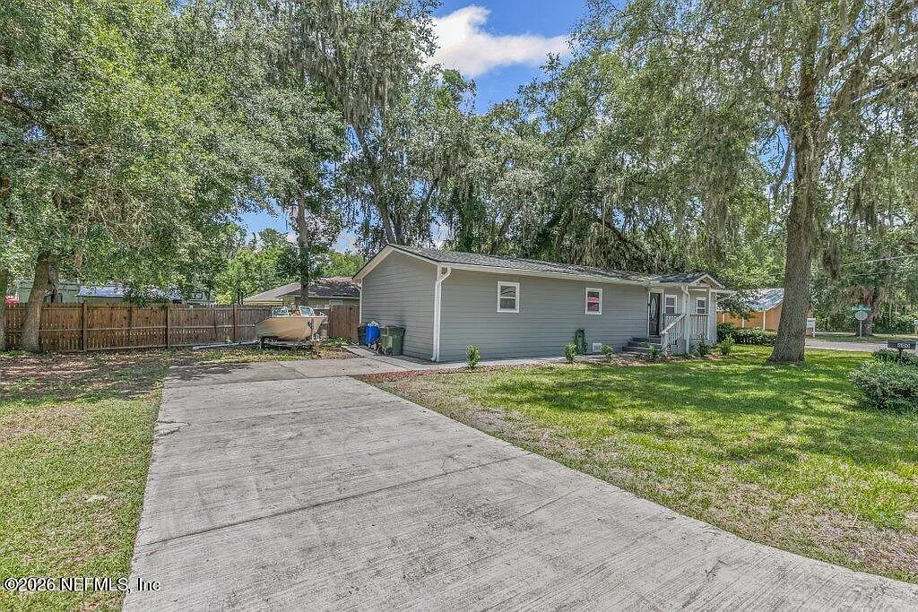 4 bed, 2.0 bath, 1296 sqft, $2,000 — Photo 4