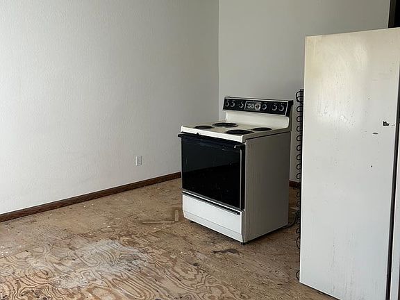 3rd image of 2111 Chatalet Ln APT J