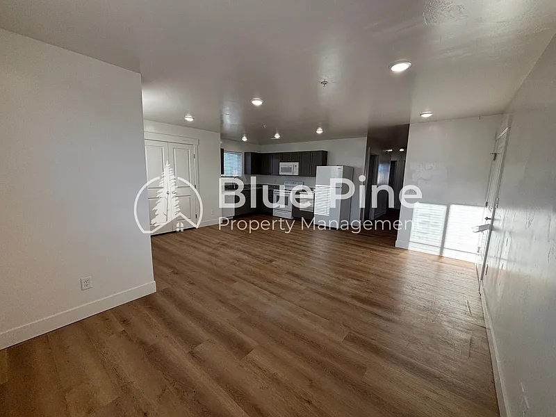 5941 N Freedom Rd — Photo 3