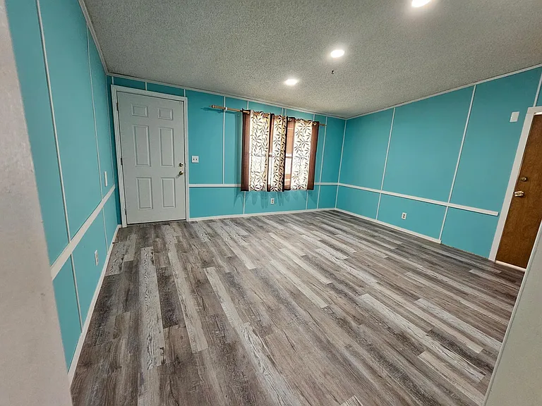 1256 Hawk Ave — Photo 12