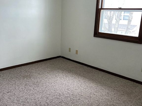 5th image of 450 N Dubuque St APT D3