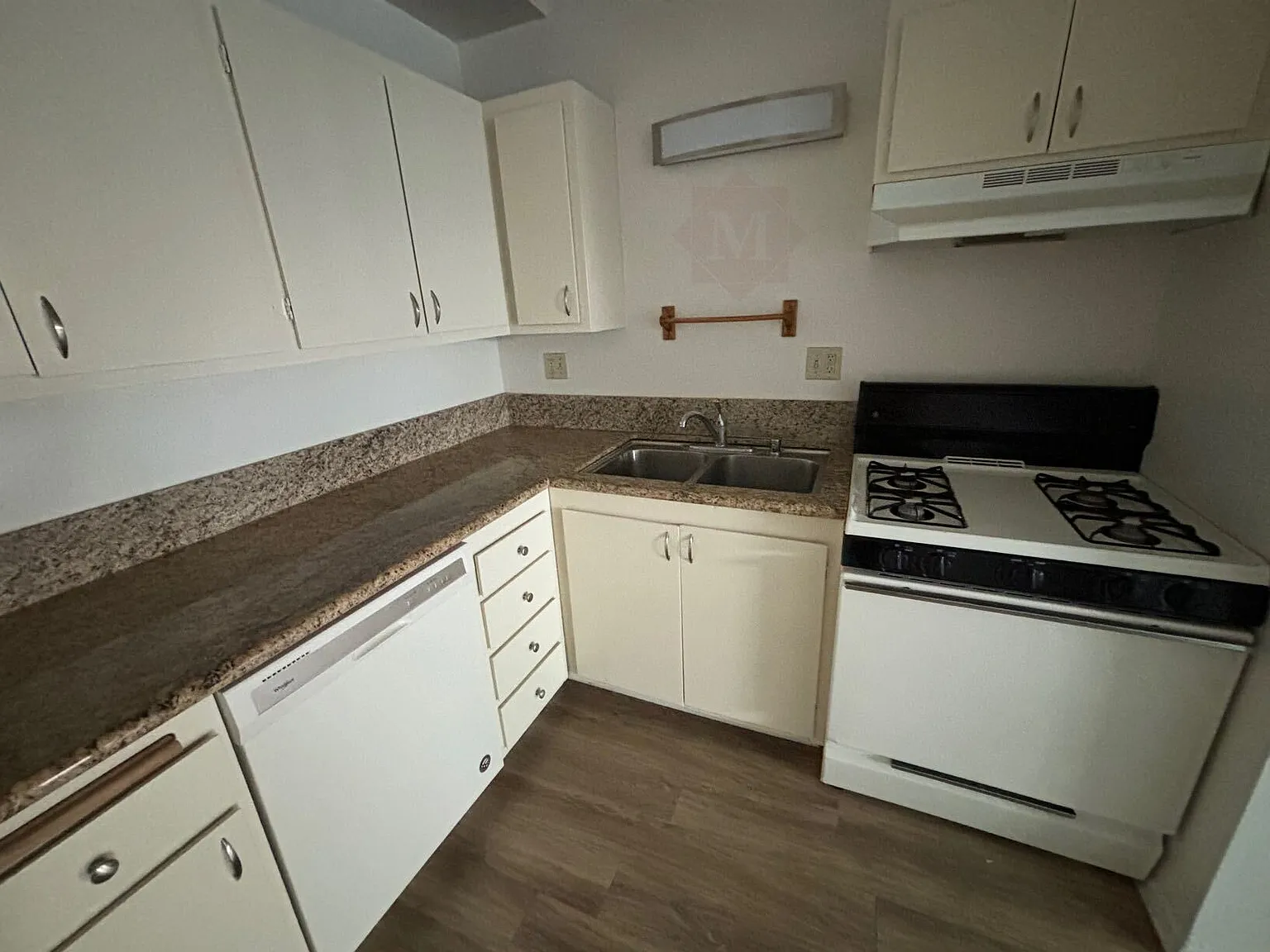 1 bed, $2,560 — Photo 4