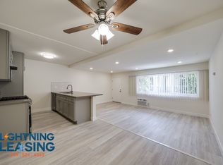 6738 5/3 Independence Ave #107C, Canoga Park, CA 91303