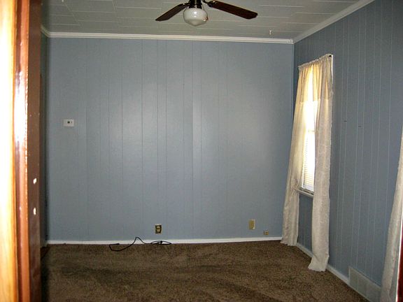 5th image of 705 E Margaret St