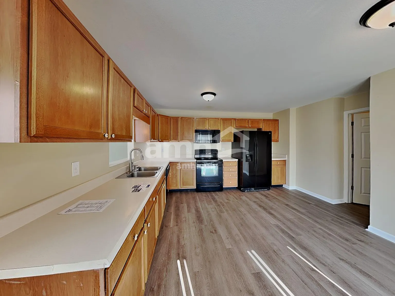 3 bed, 2.0 bath, 1759 sqft, $2,180 — Photo 3