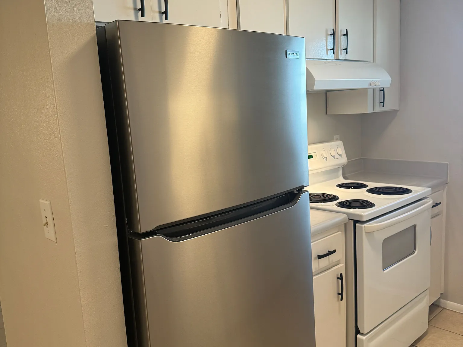 1 bed, 1.0 bath, 625 sqft, $1,295 — Photo 2