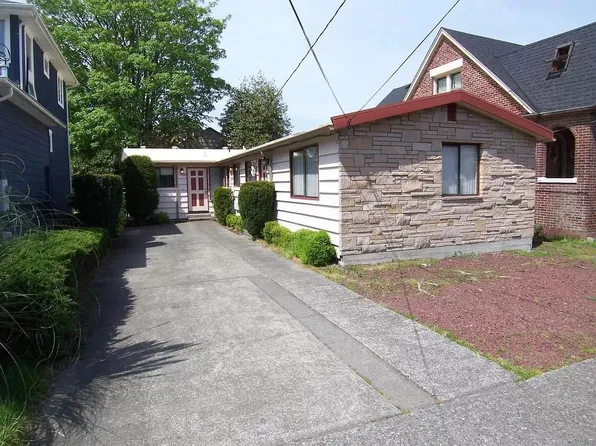 2545 57th Ave SW, Seattle, WA 98116