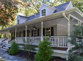 289 Indian Ridge Trl, Hendersonville, NC 28739