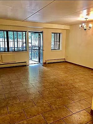 3rd image of 1835 Needham Ave APT 1J