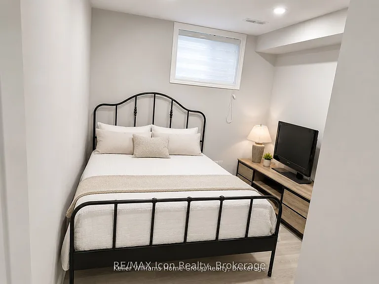 165 Rockcliffe Dr #B — Photo 6
