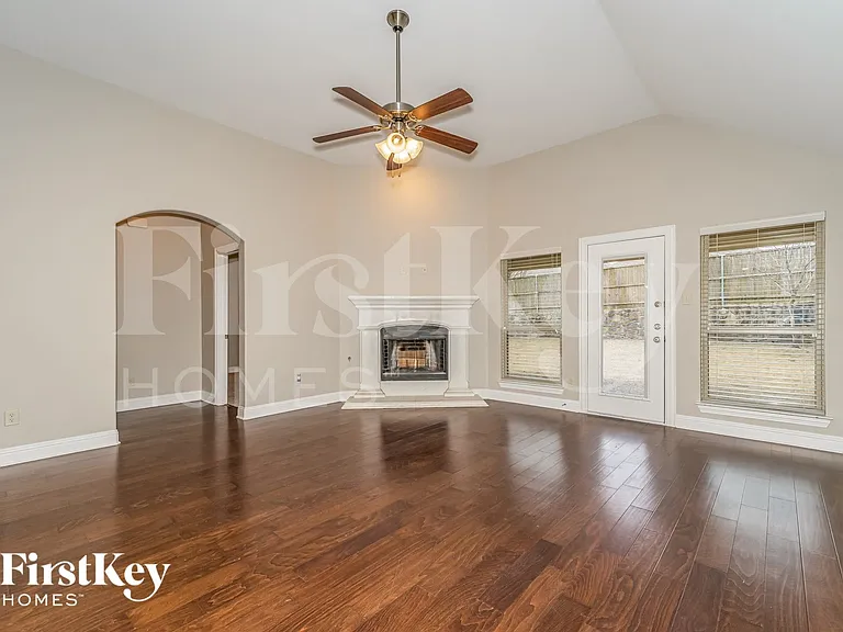 151 Charleston Ln — Photo 4