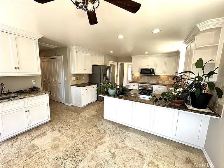 604 Village Ct — Photo 19
