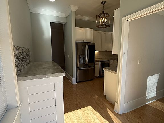 5th image of 602 Liberty St