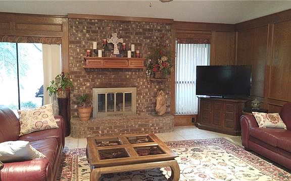 5th image of 265 Brazoswood Dr