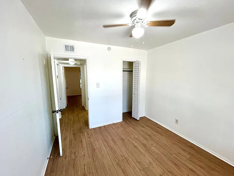 520 Prado St — Photo 24