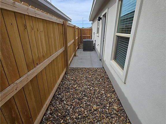 4th image of 810 N Blair Ave #4