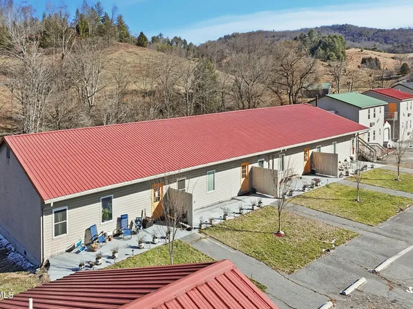 8703 Highway 19e, Roan Mountain, TN 37687