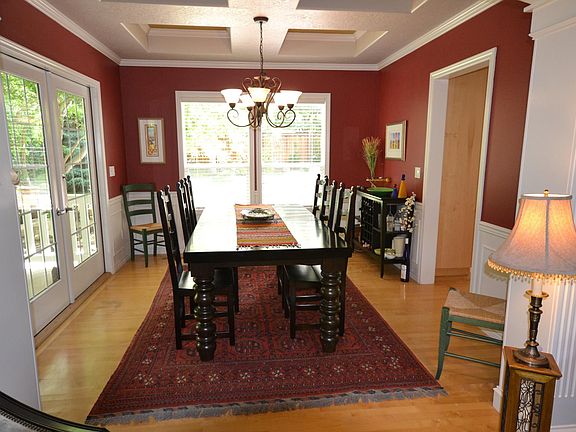Formal dining room