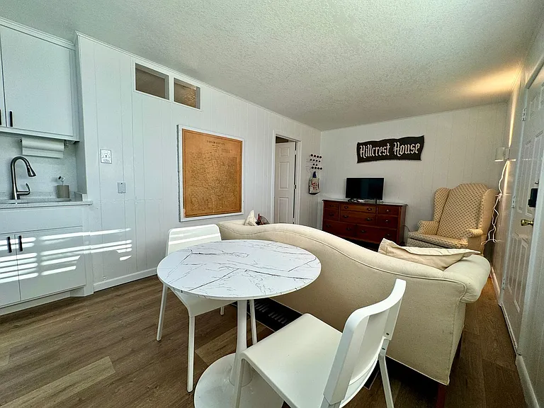 2401 Church St #1 — Photo 15