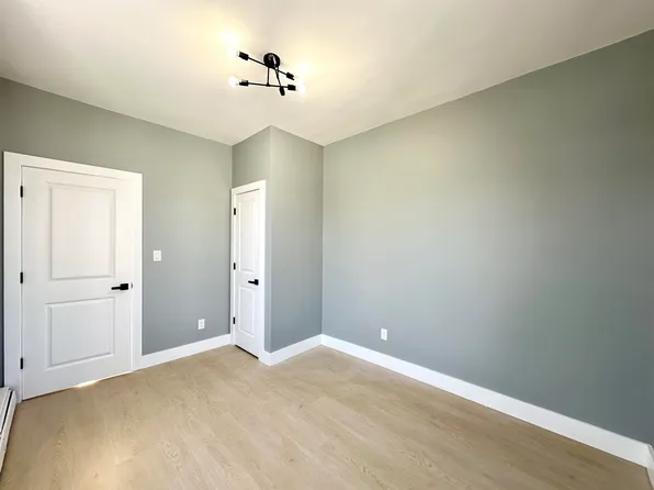 12 Grant Avenue image 5 of 7