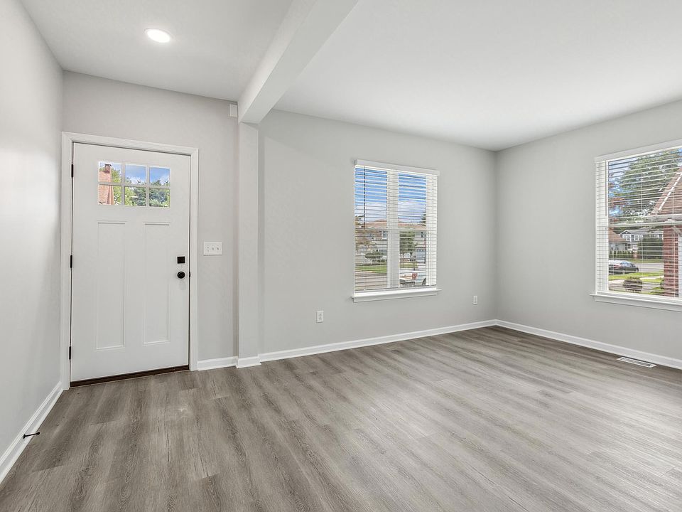 Living Area / Front Room