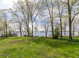 933 Spaight St APT 6, Madison, WI 53703