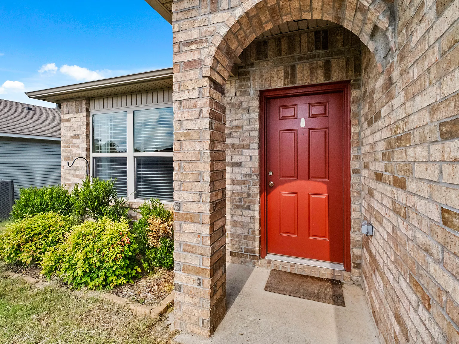 3 bed, 1426 sqft, $2,150 — Photo 2