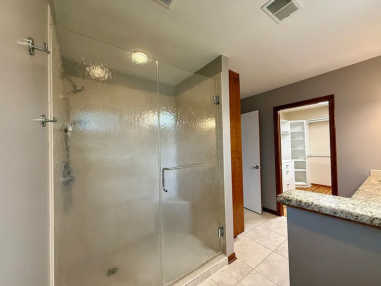 9325 Pauline St — Photo 37