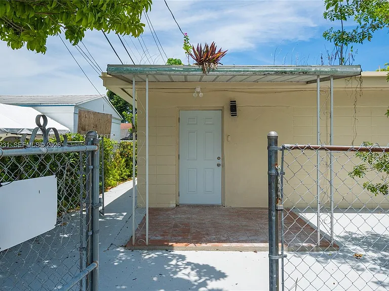 1701 NW 19th Ave — Photo 18