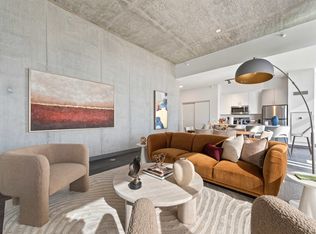 168 N Elizabeth St #ID1029619P, Chicago, IL 60607