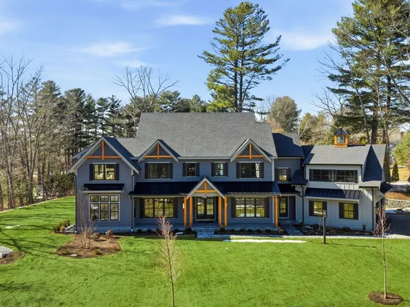 9 Tuttle Ln, Lynnfield, MA 01940