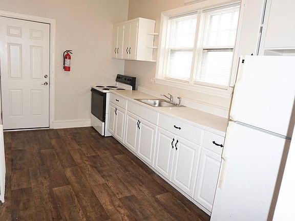3rd image of 111 E Lancaster Ave APT 2