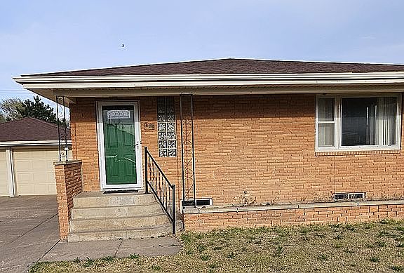 3rd image of 416 S Court St