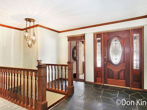 3rd image of 2050 Elmridge Dr NW