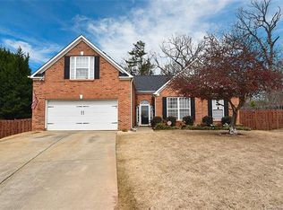 11214 Golden Dr, Charlotte, NC 28216