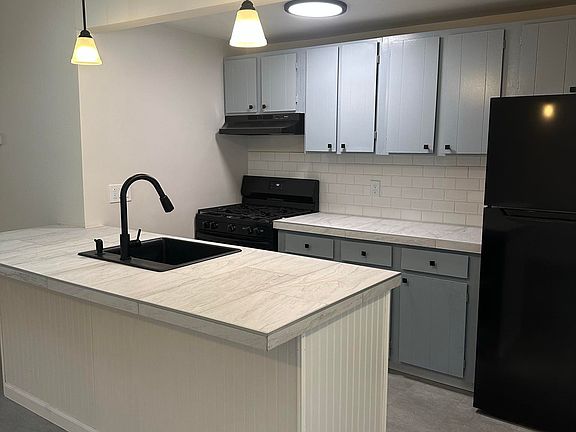 2nd image of 438 Fairmont Ave #4