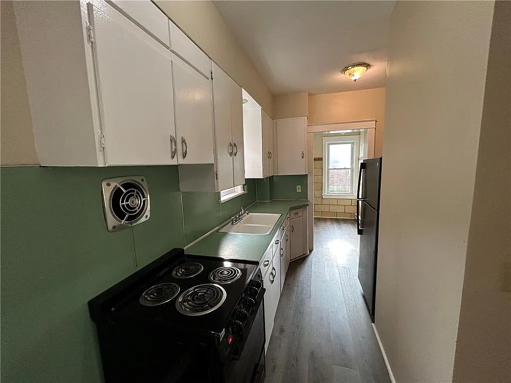 2 bed, 1.0 bath, 900 sqft, $1,295 — Photo 4