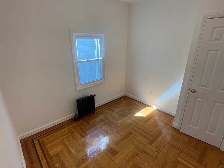 1946 Paulding Ave #1 — Photo 3