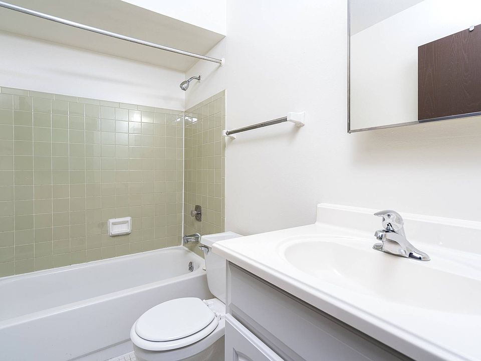 Classic Studio Bathroom