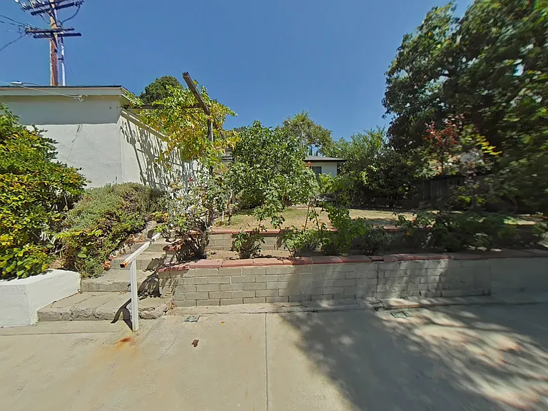 1827 Oakwood Ave — Photo 7