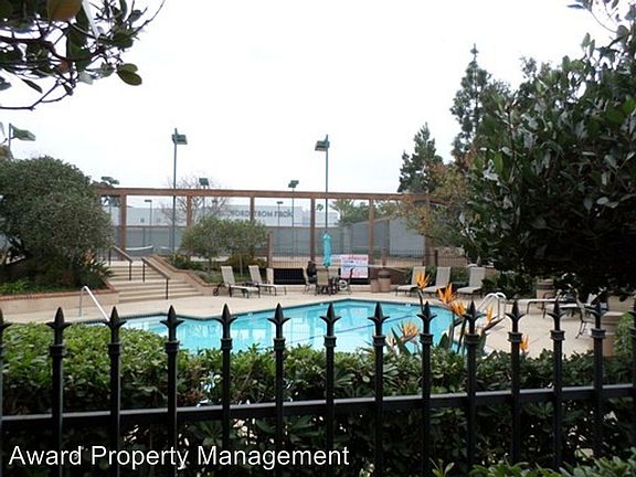 2nd image of 8850 Villa La Jolla Dr Unit 210