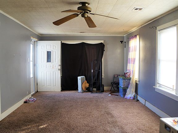 4th image of 1100 E 3rd St