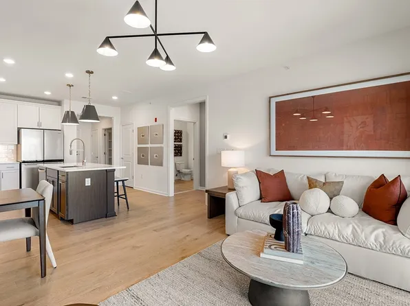 5 Peters Farm Way #104, Westborough, MA 01581