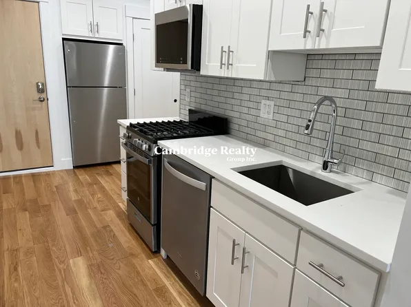 365 Columbia St #3B, Cambridge, MA 02141