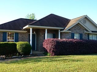 28 Charlie Austin Dr, Wetumpka, AL 36092