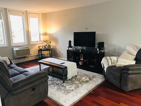 4th image of 5975 N Odell Ave Unit 1D